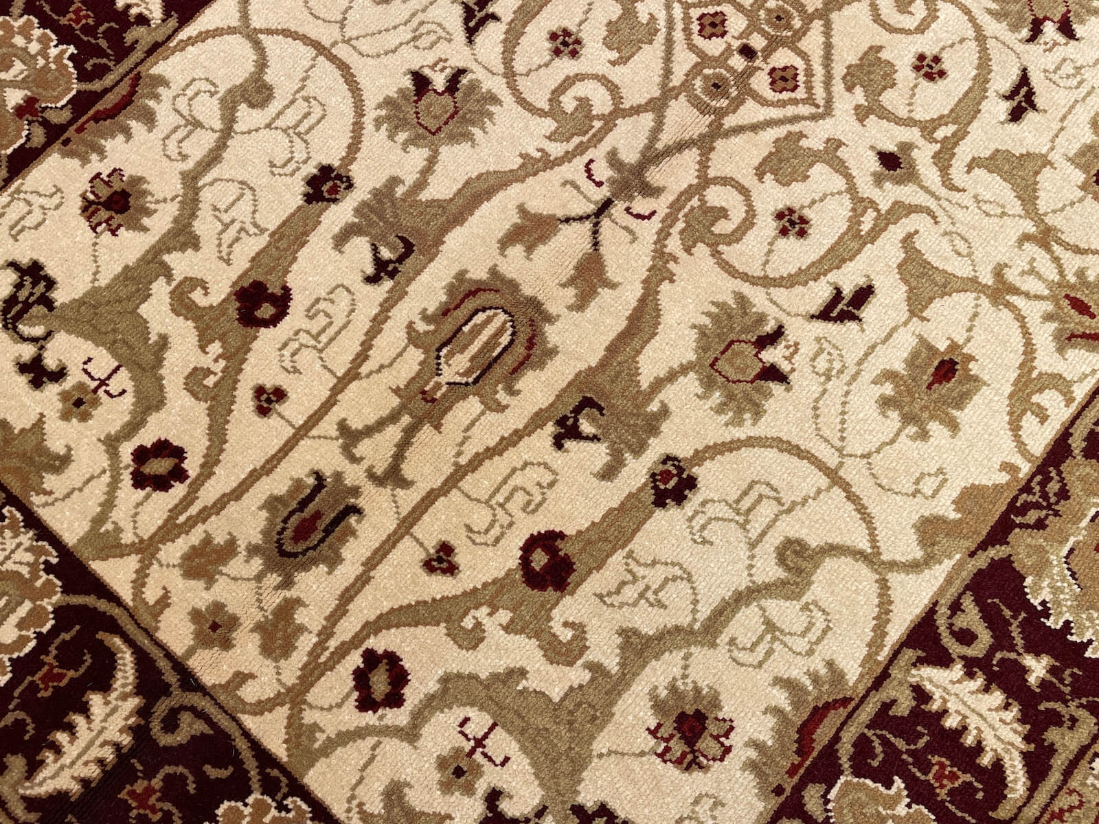 Angora Uşak El Dokuma Halı