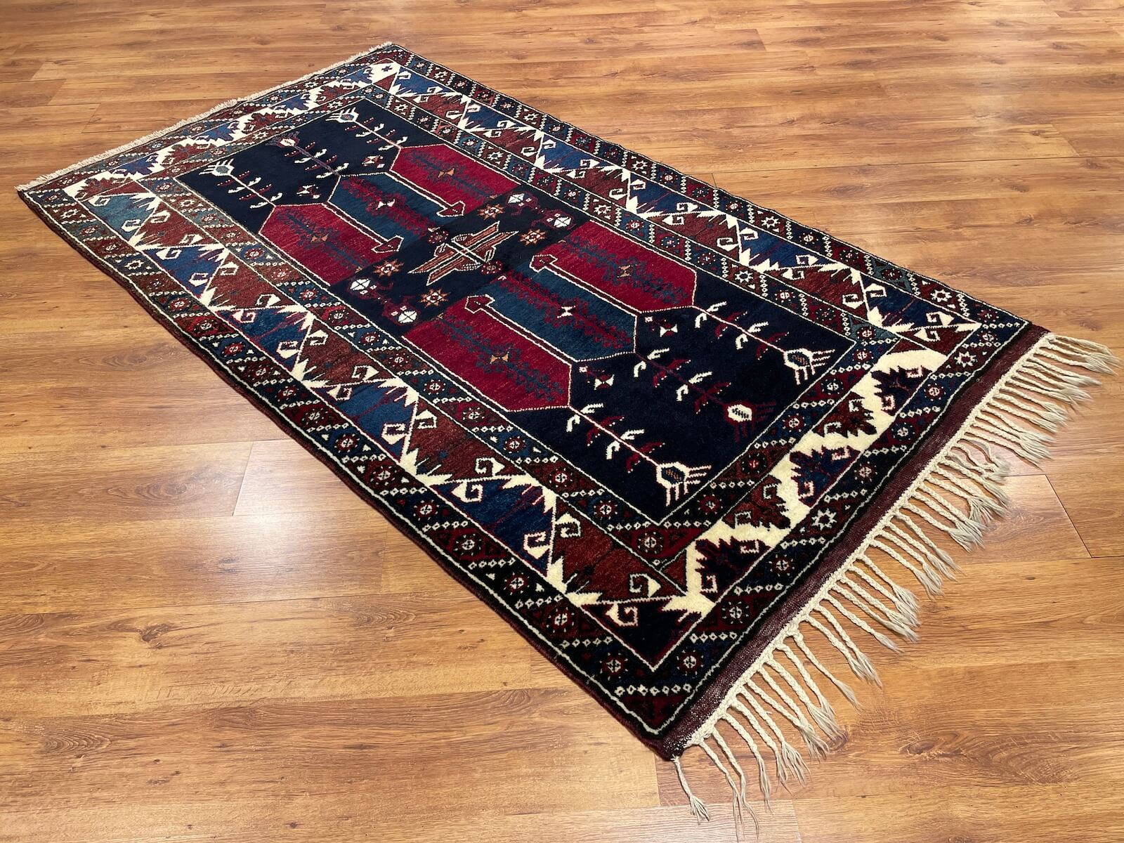 Antalya Döşemealtı El Dokuma Halı