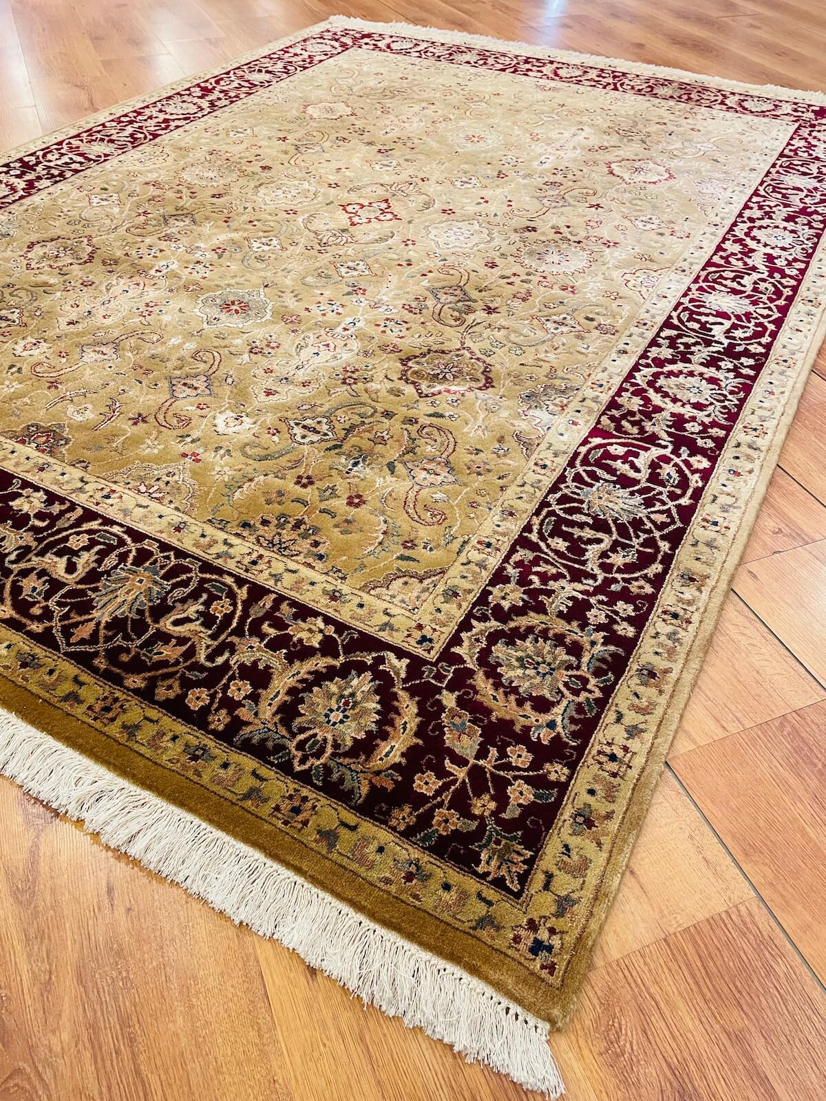 Antik İpekli Uşak El Dokuma Halı