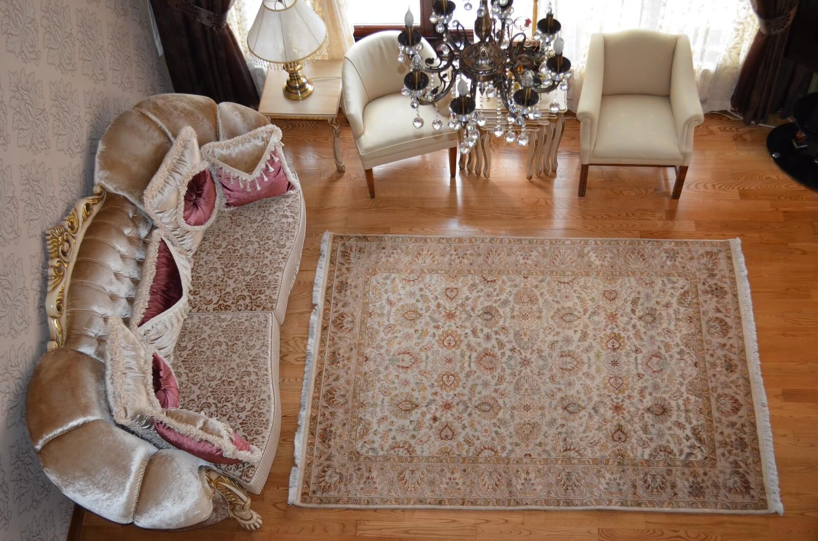 Antik İpekli Uşak El Dokuma Halı