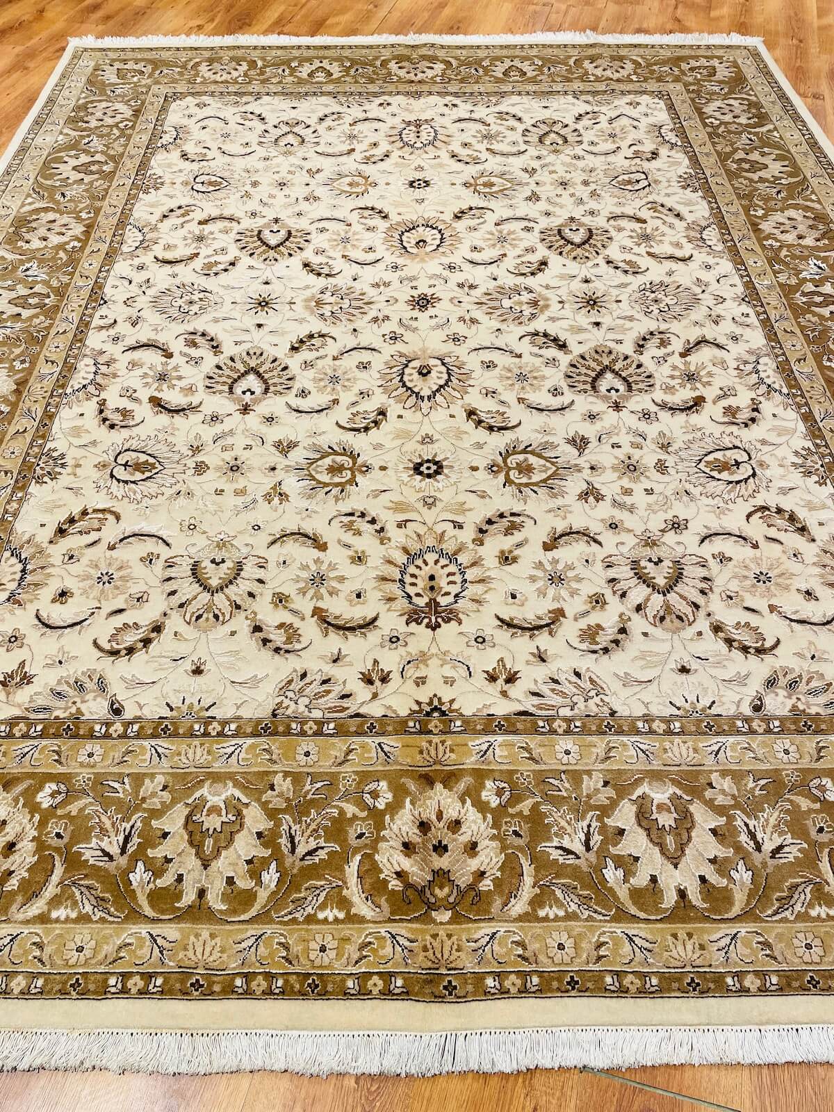 Antik İpekli Uşak El Dokuma Halı