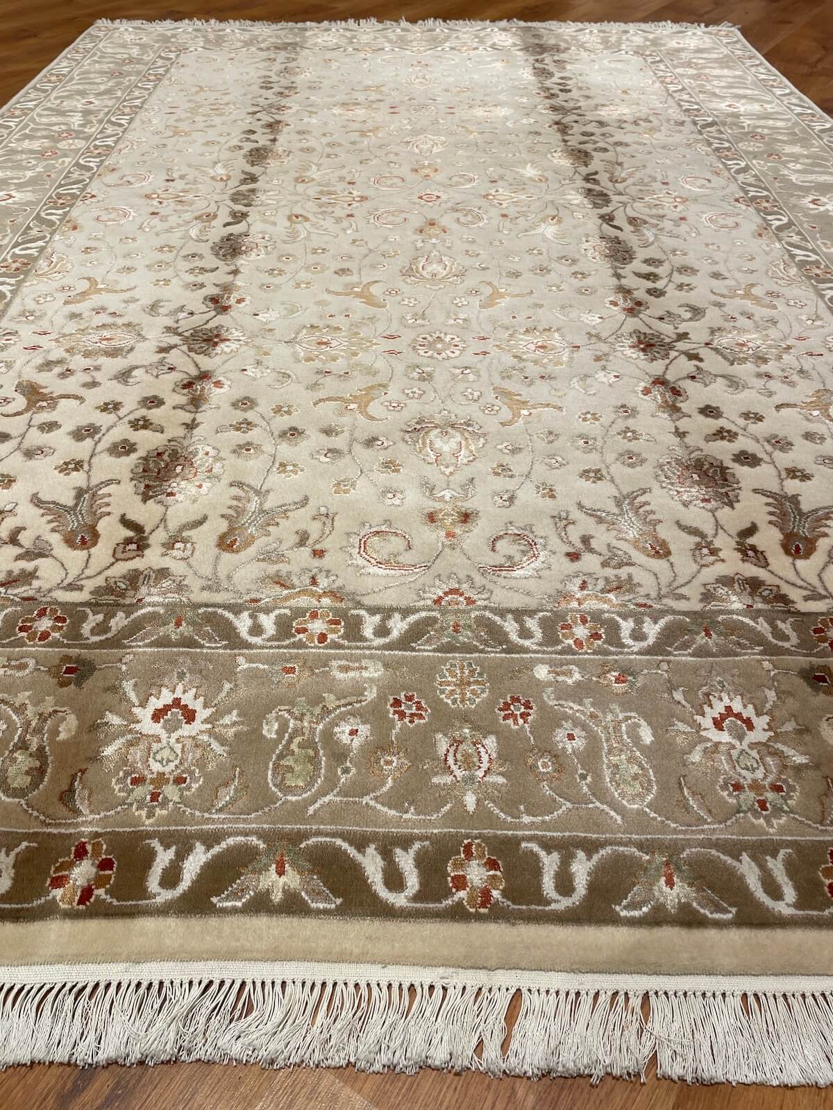 Antik İpekli Uşak El Dokuma Halı