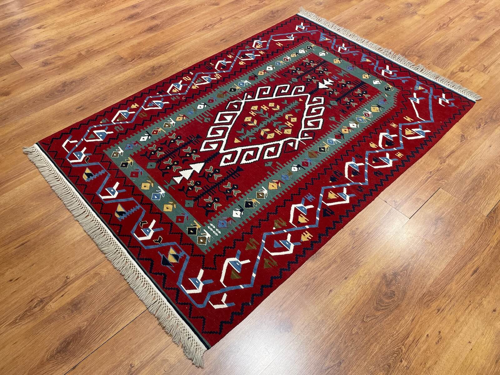 Antik Süper İnce El Dokuma Kilim