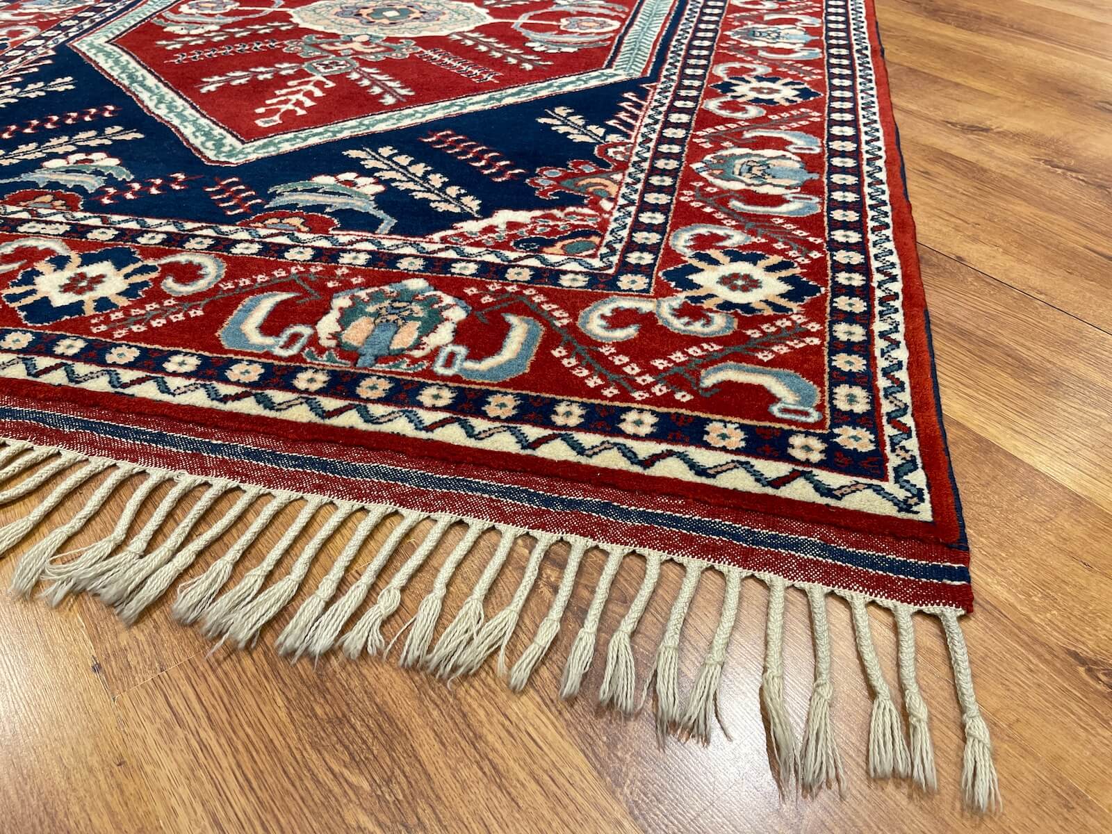 Antik Yörük El Dokuma Halı