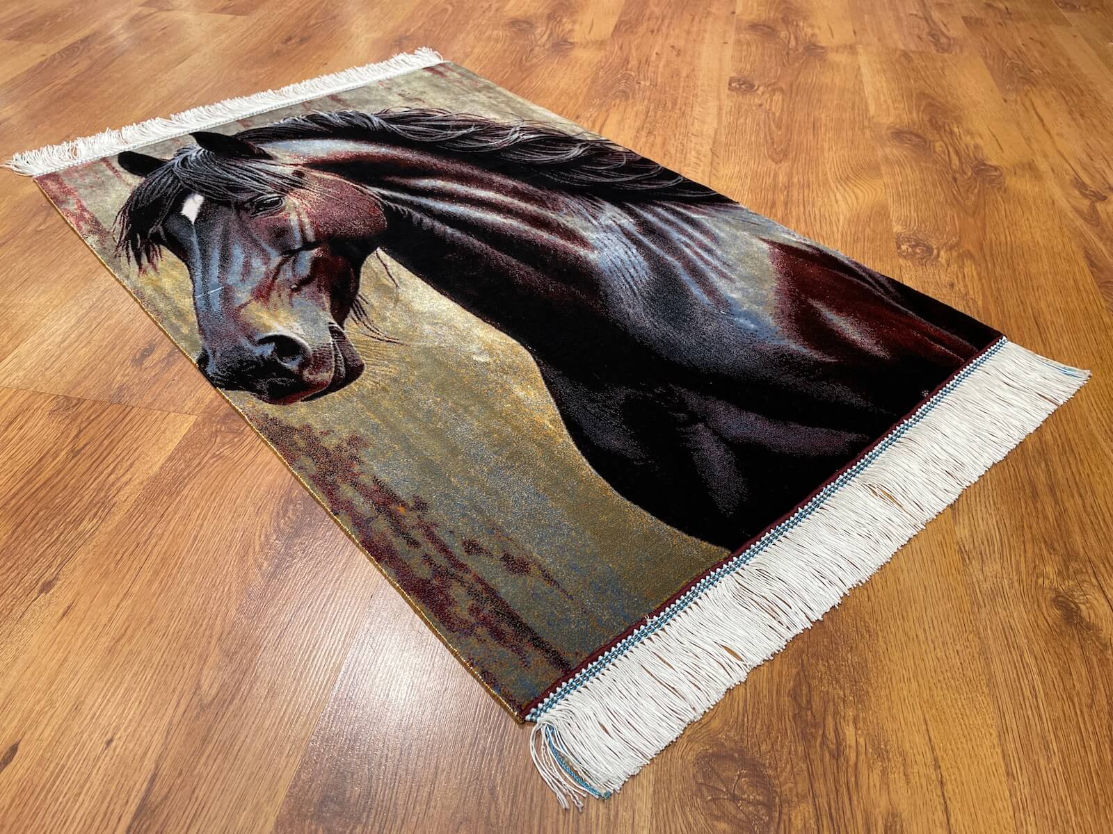 At Desenli Tablo Bambu Halı