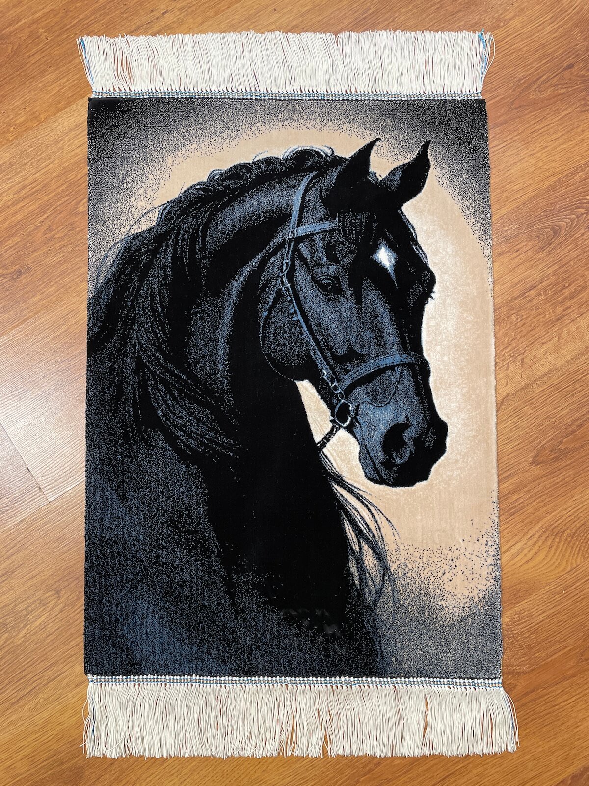 At Desenli Tablo Bambu Halı