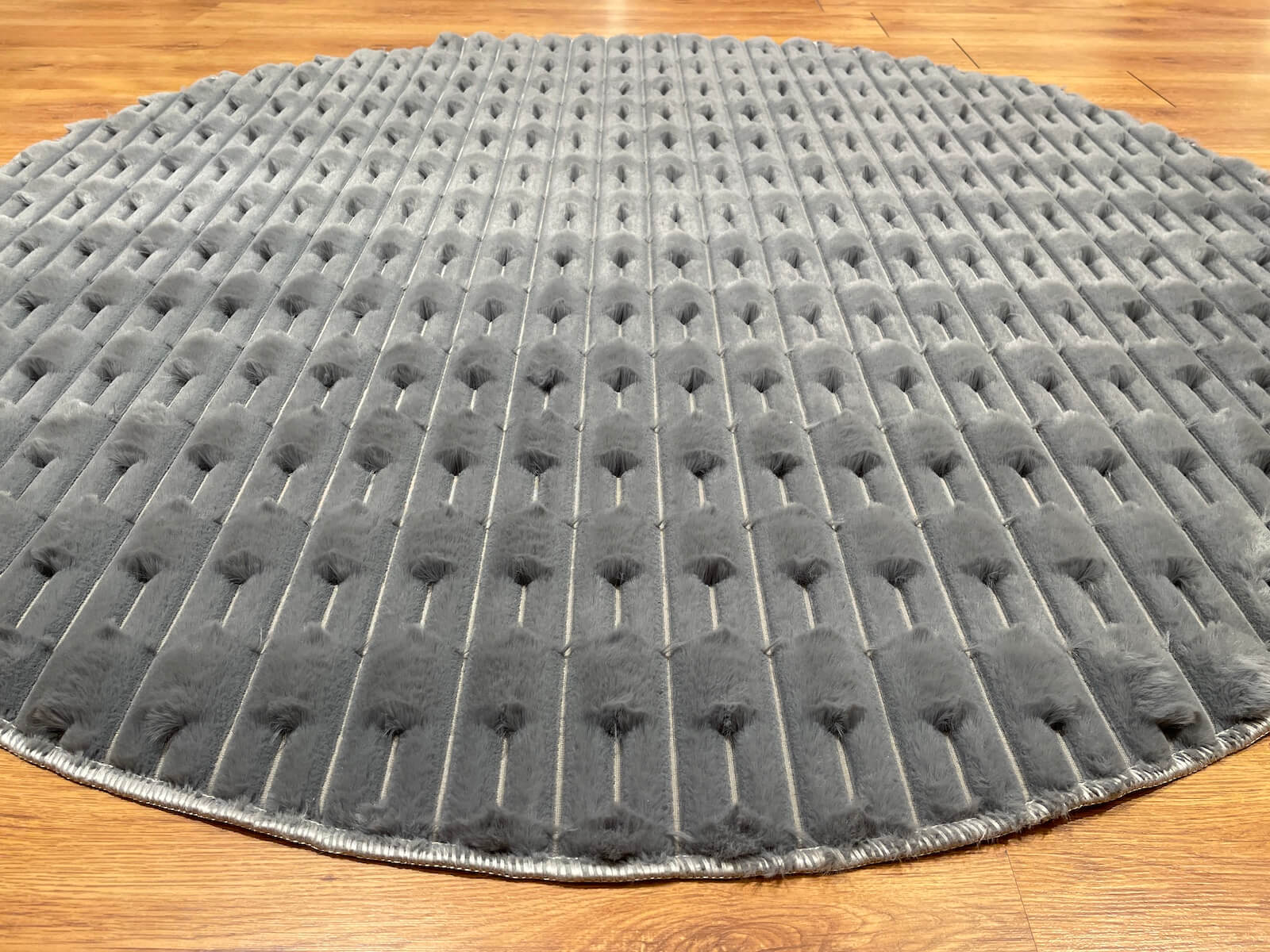 Bella Antrasit Yuvarlak Peluş Halı