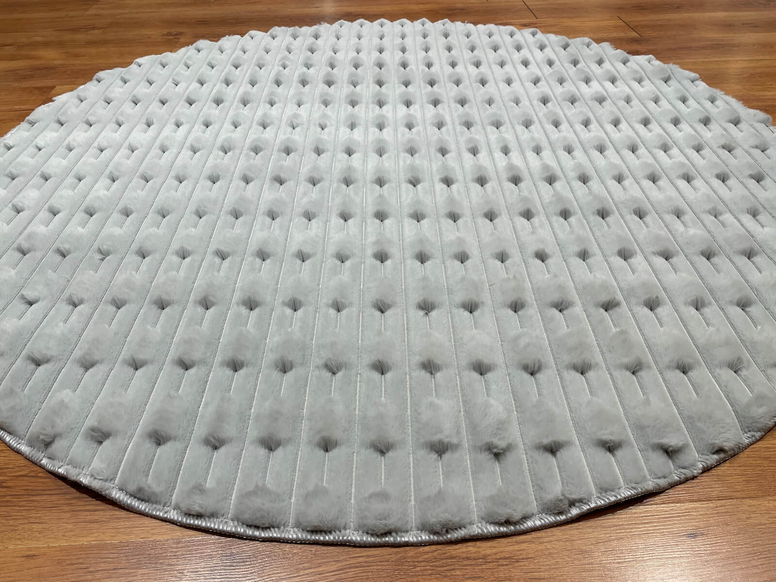 Bella Gri Yuvarlak Peluş Halı