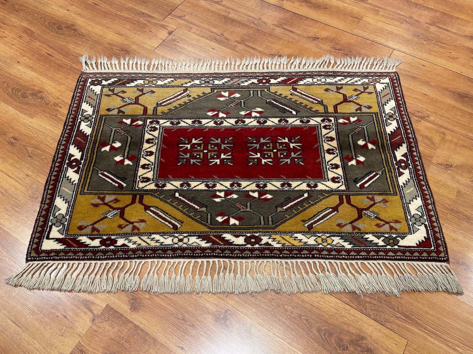 Bozalan Milas El Dokuma Halı