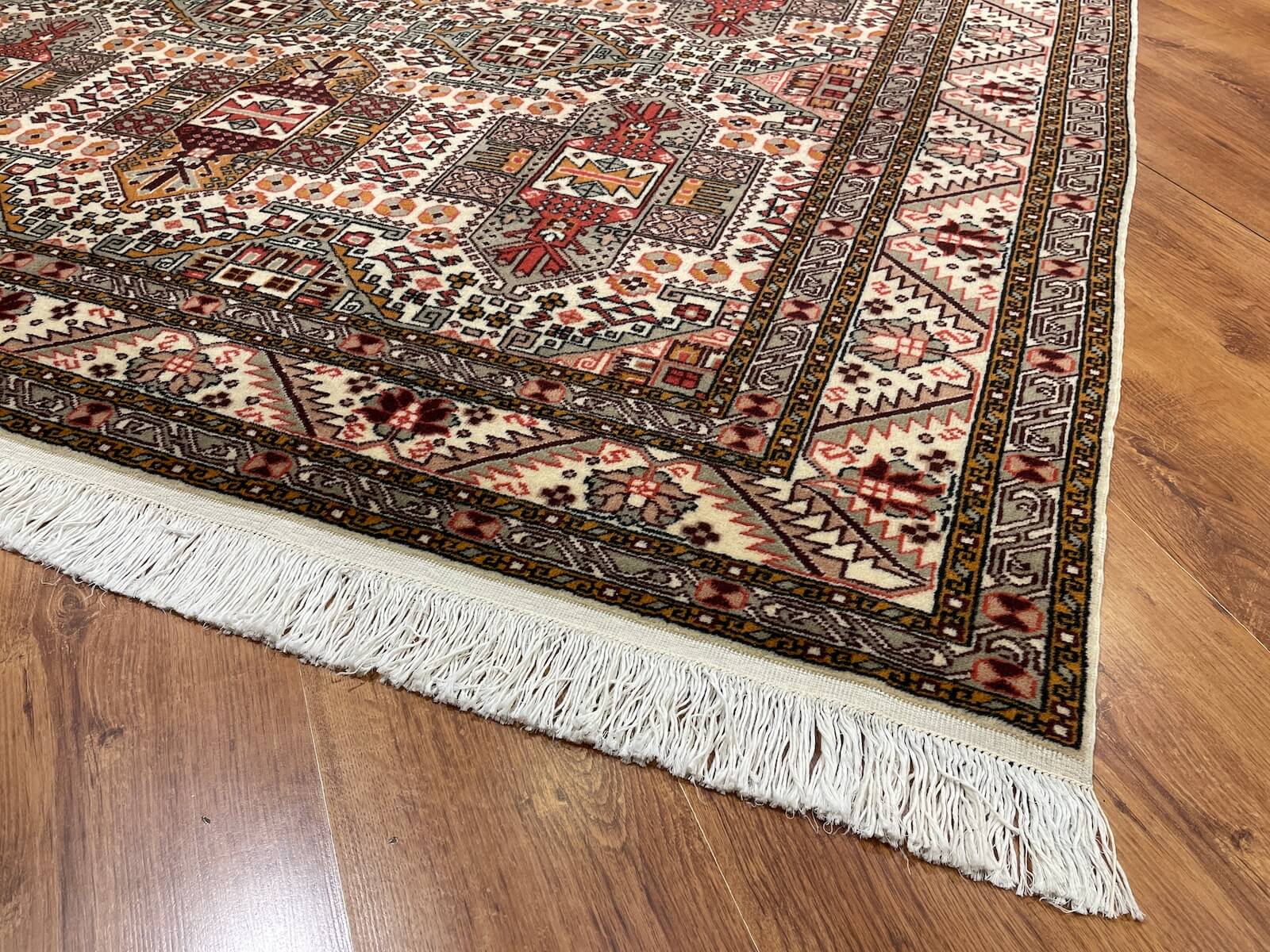 Bünyan Rus Kazağı El Dokuma Halı