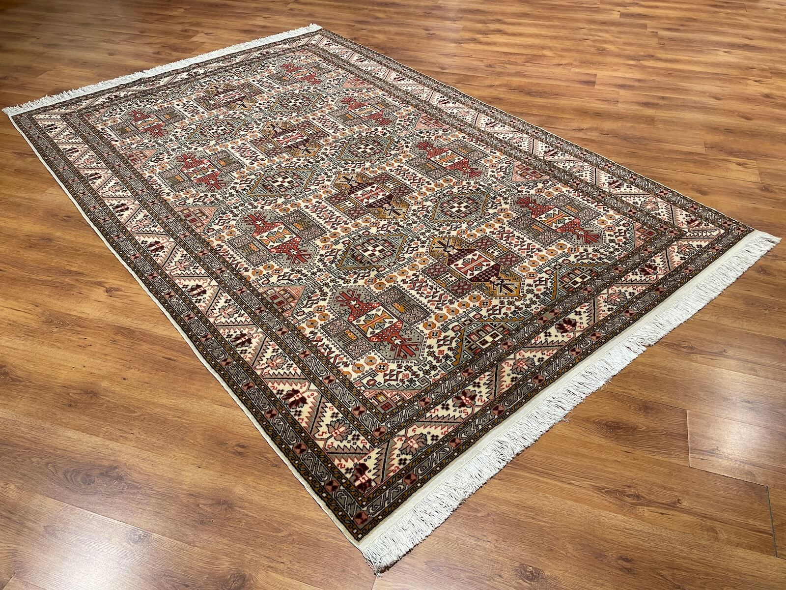 Bünyan Rus Kazağı El Dokuma Halı