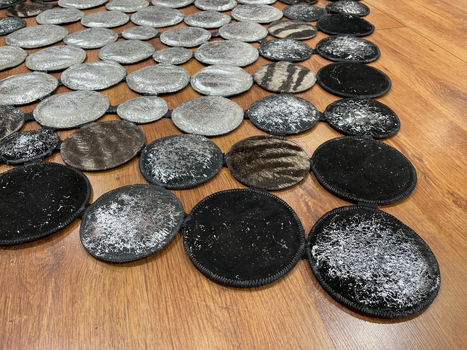 Puantiyeli Orijinal Deri Halı