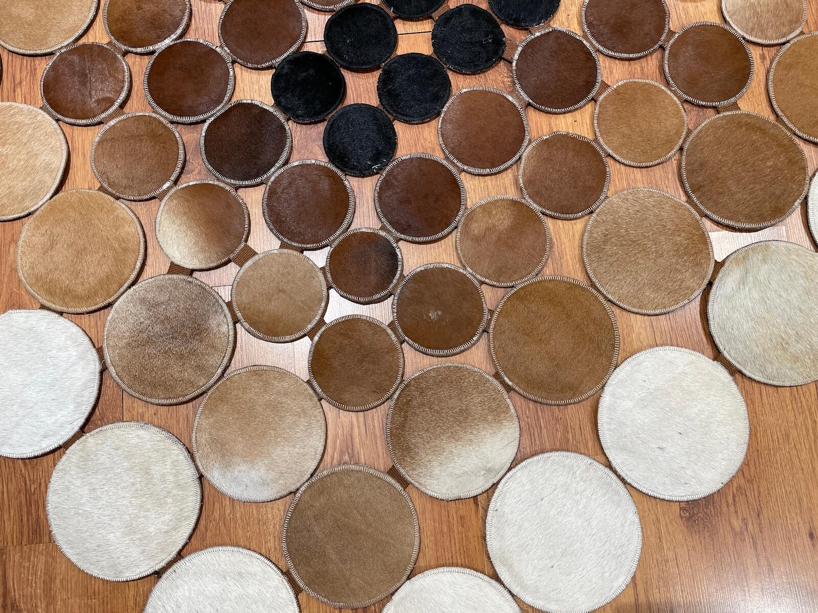 Puantiyeli Orijinal Deri Halı