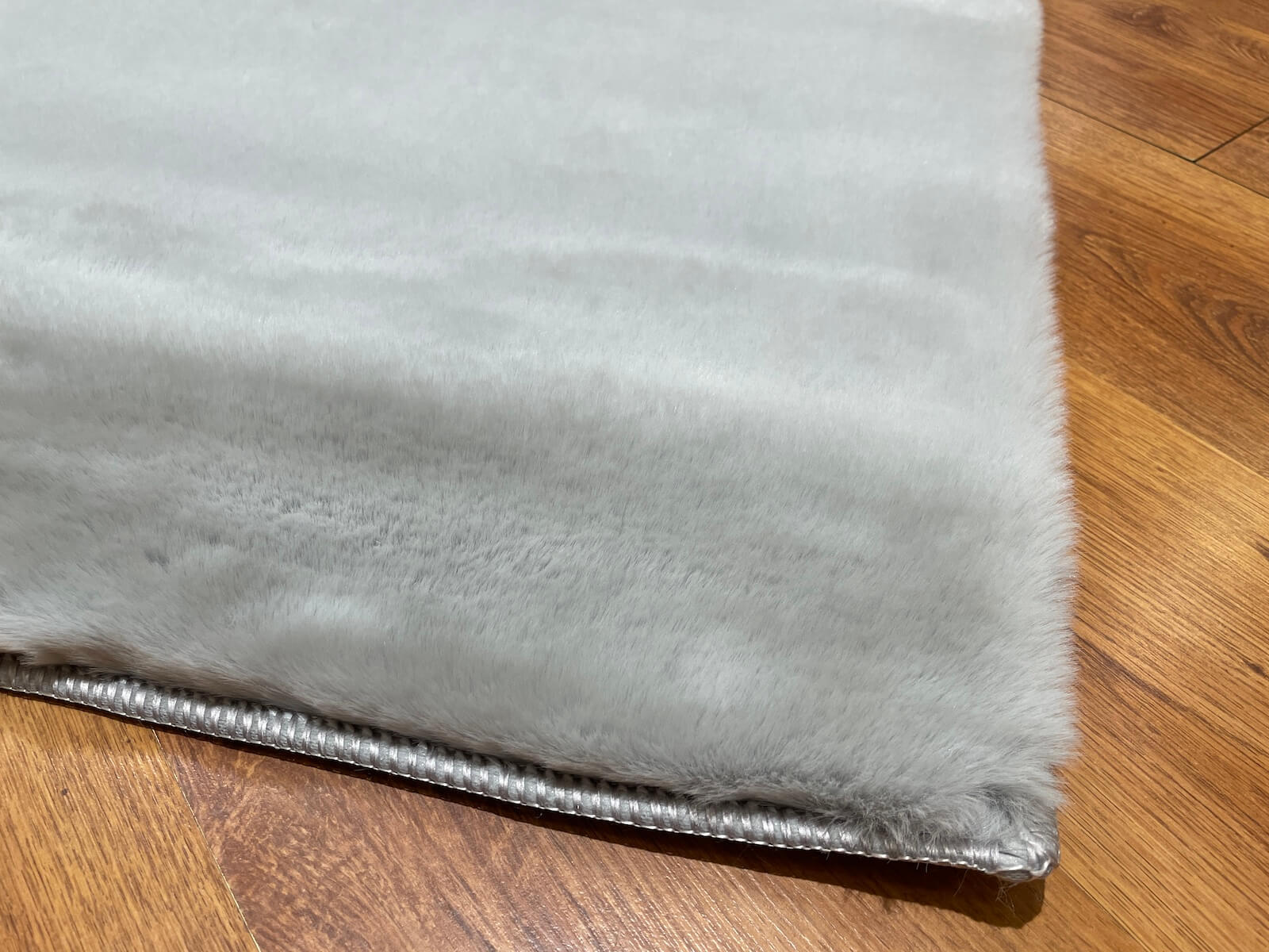 Gri Peluş Halı