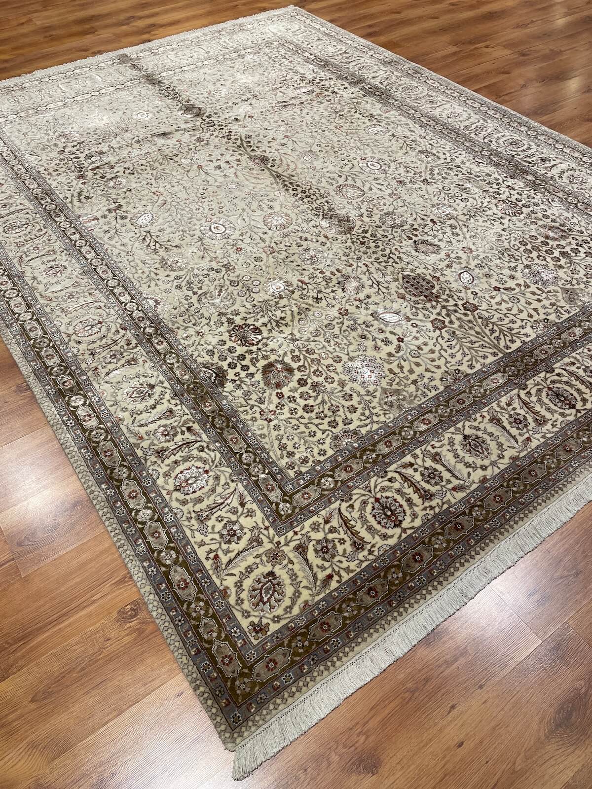 Hayyam Uşak El Dokuma Halı