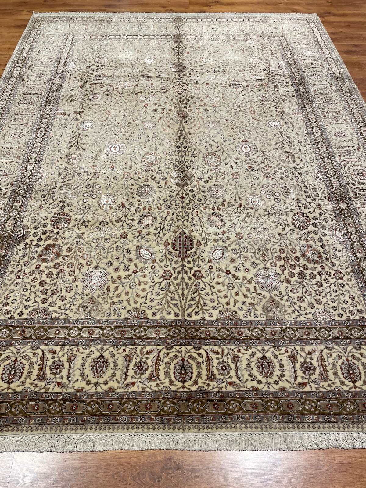 Hayyam Uşak El Dokuma Halı