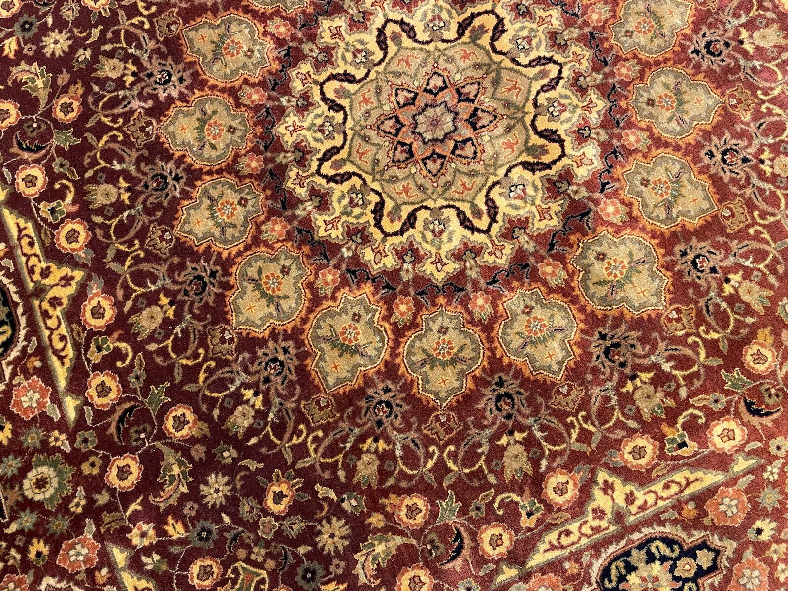 Hayyam Uşak Kare El Dokuma Halı