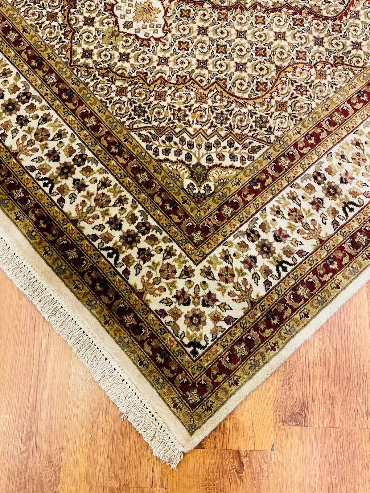 Hayyam Uşak El Dokuma Halı