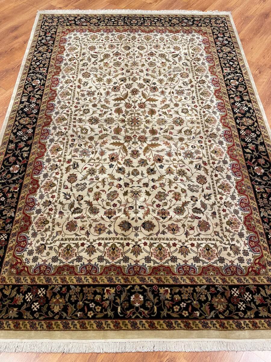 Hayyam Uşak El Dokuma Halı