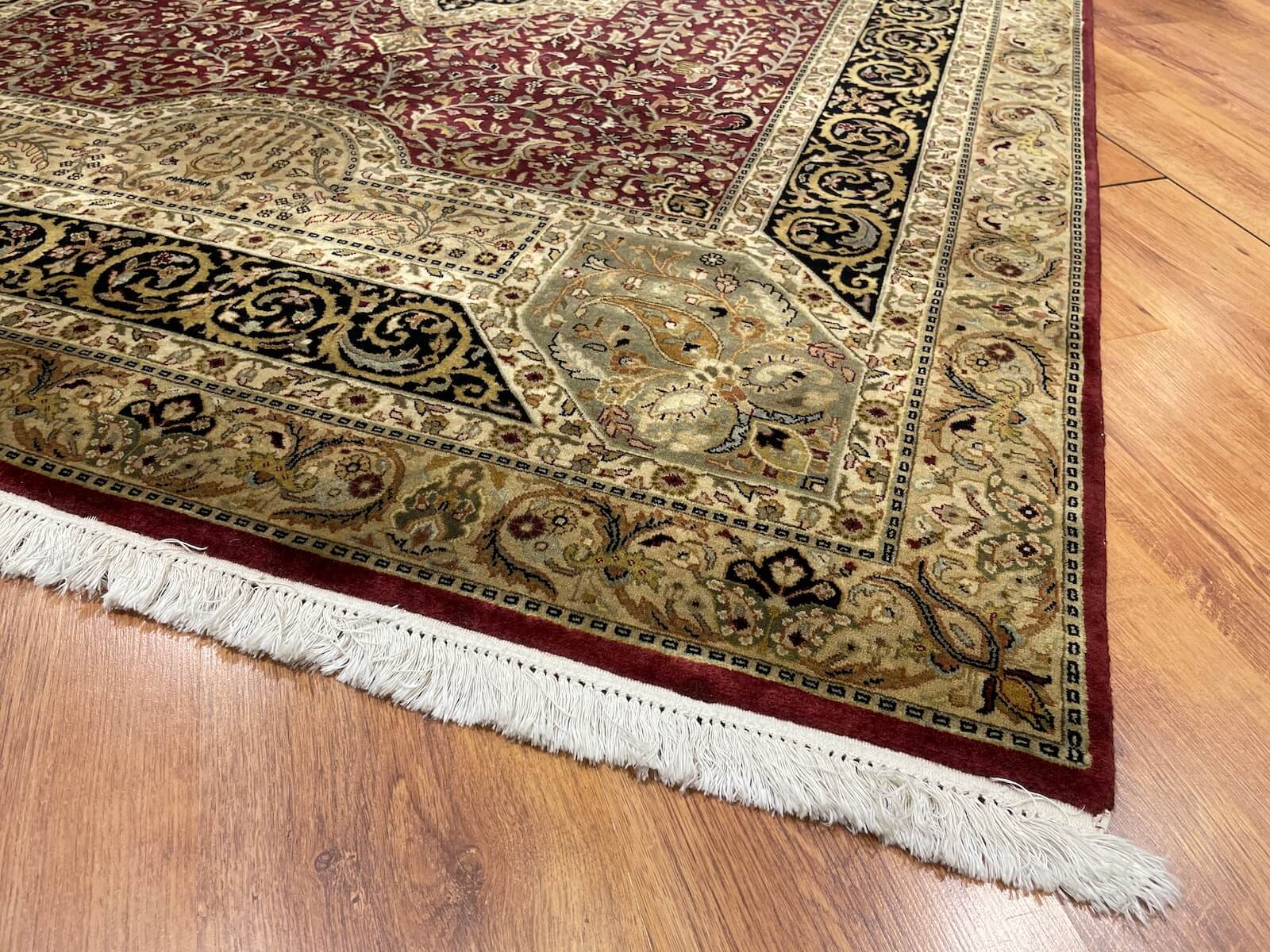 Hayyam Uşak El Dokuma Halı