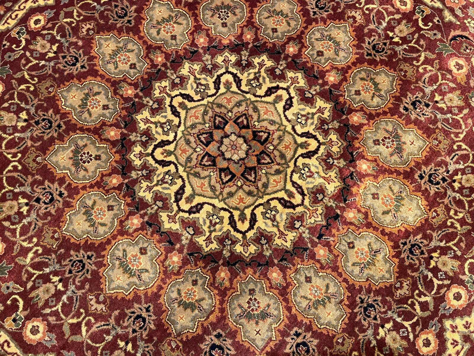 Hayyam Uşak Yuvarlak El Dokuma Halı