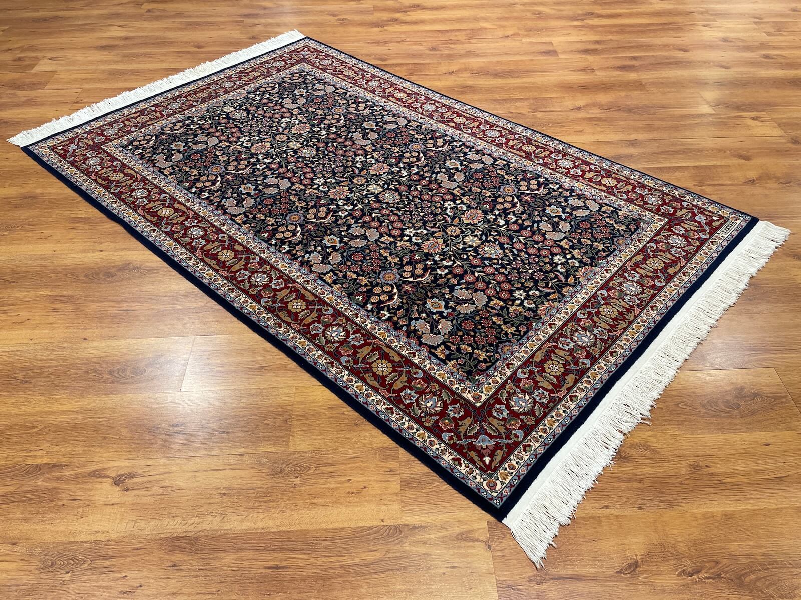 Hereke Yedidağın Çiçeği Lacivert El Dokuma Halı