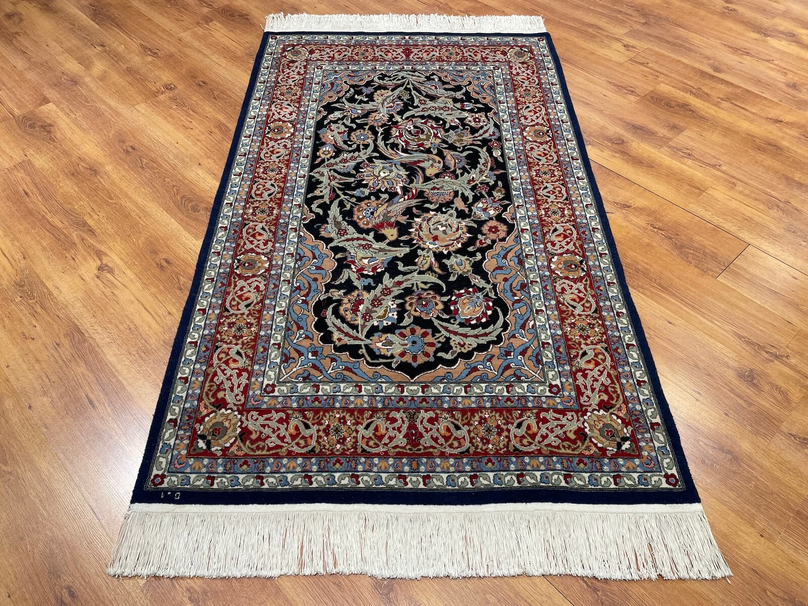 Hereke Mihraplı Siyah El Dokuma Halı