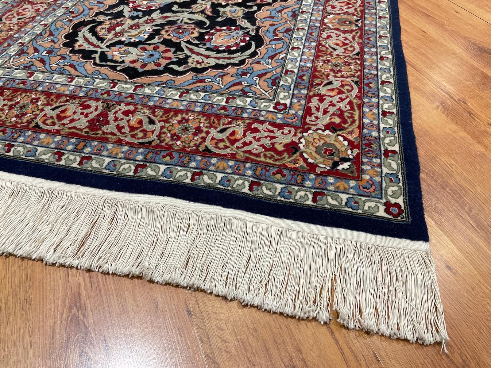 Hereke Mihraplı Siyah El Dokuma Halı