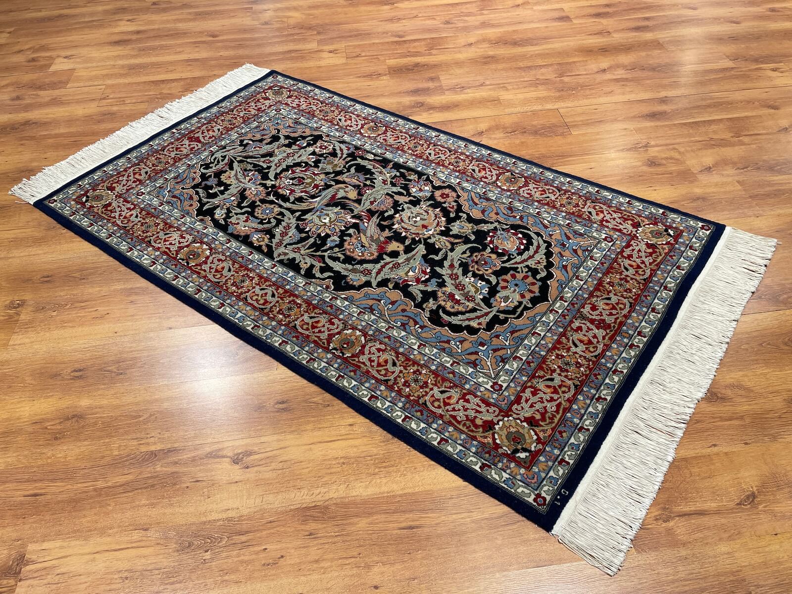 Hereke Mihraplı Siyah El Dokuma Halı