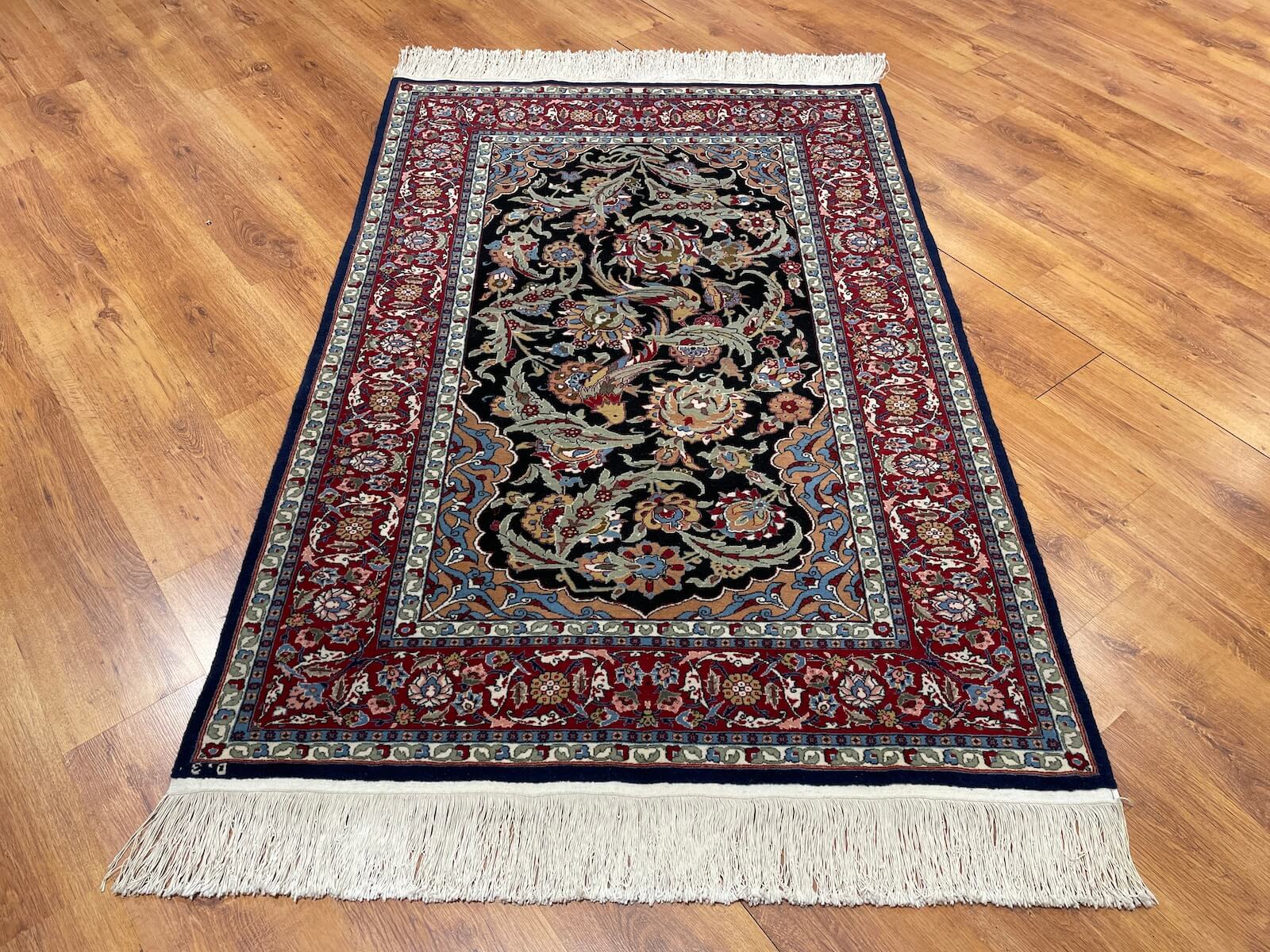 Hereke Mihraplı Siyah El Dokuma Halı