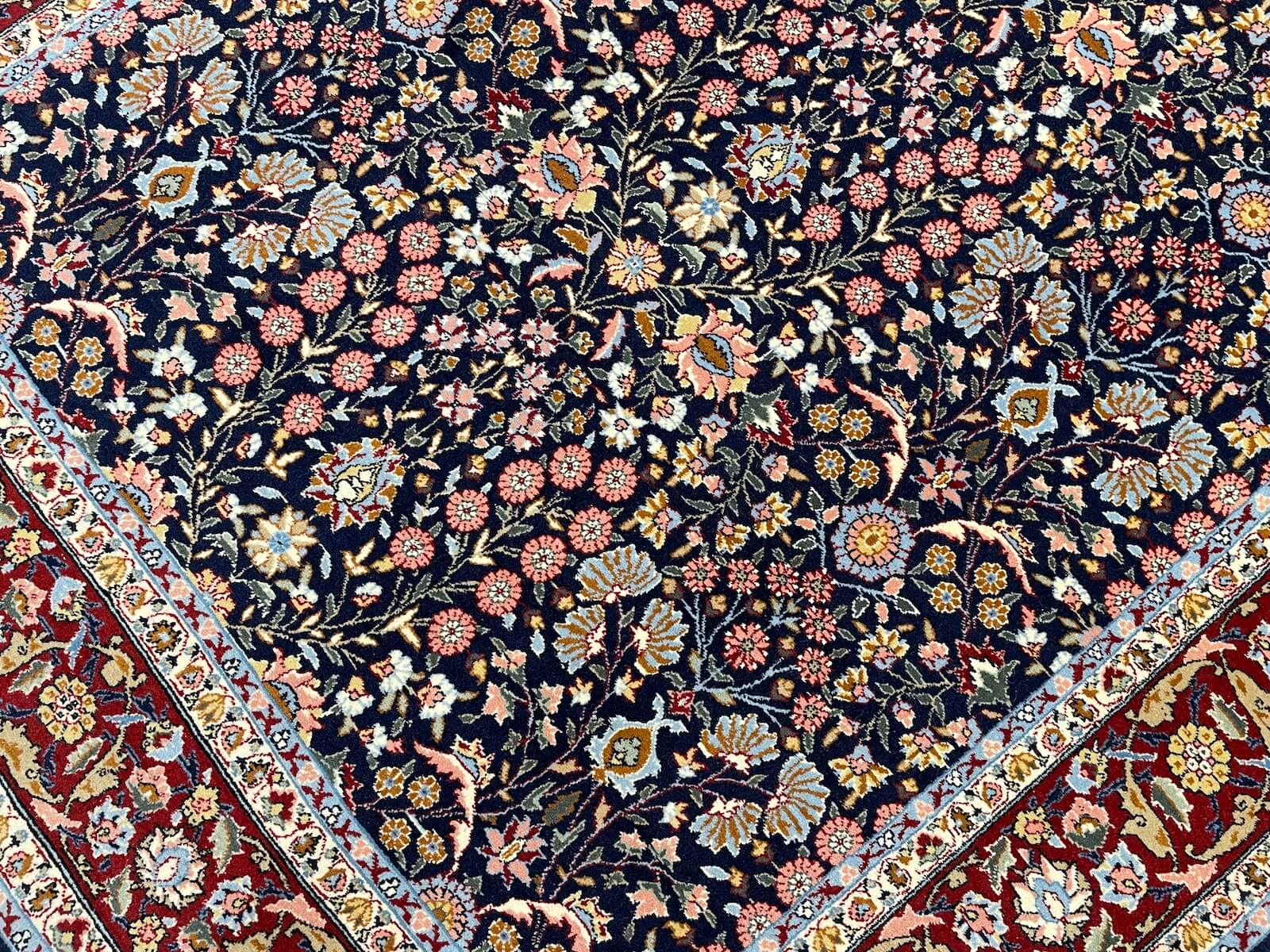 Hereke Yedidağın Çiçeği Lacivert El Dokuma Halı