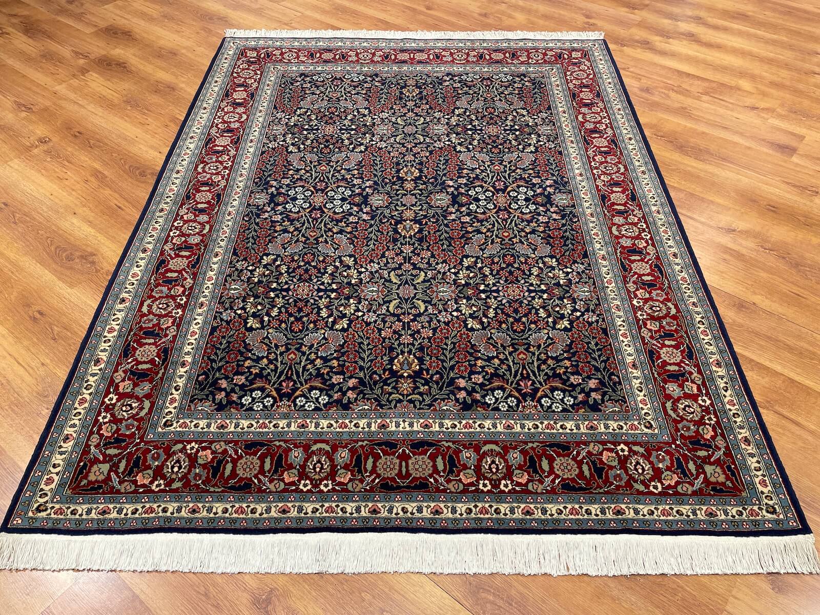 Hereke Yedidağın Çiçeği Lacivert El Dokuma Halı