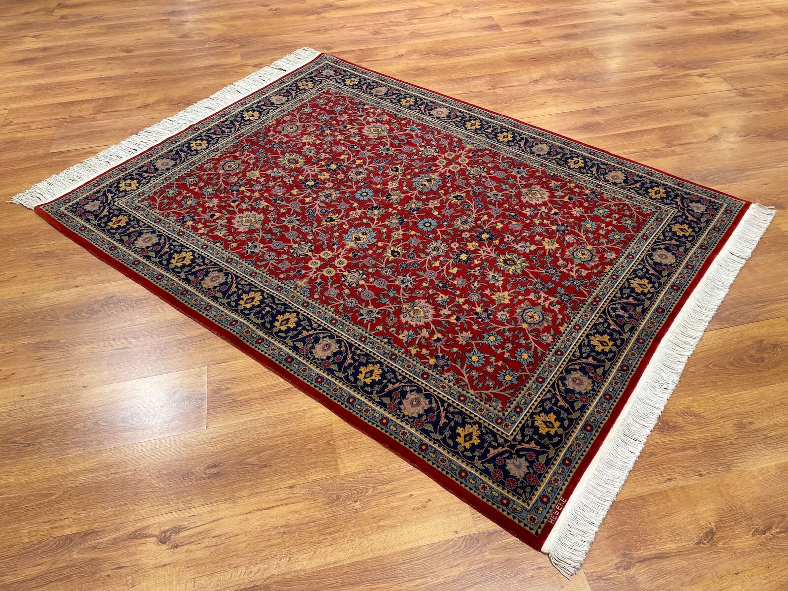 Hereke Yedidağın Çiçeği Kırmızı El Dokuma Halı