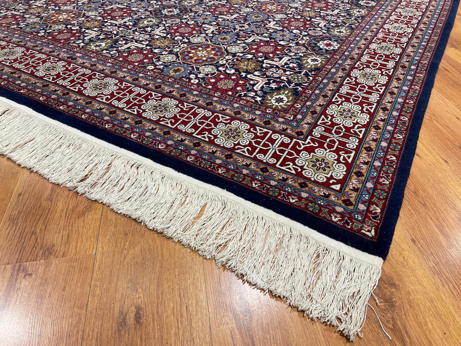 Hereke Kafkas Lacivert El Dokuma Halı