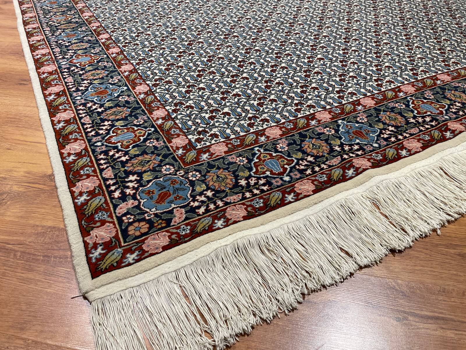 Hereke Lale Desenli Krem El Dokuma Halı