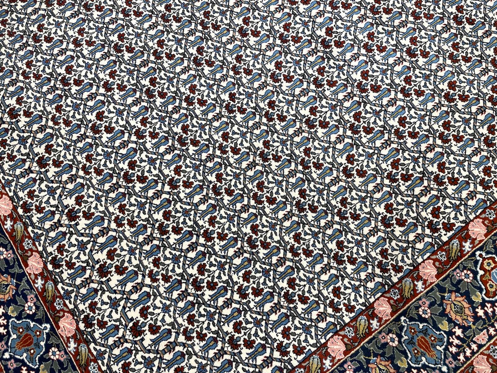 Hereke Lale Desenli Krem El Dokuma Halı