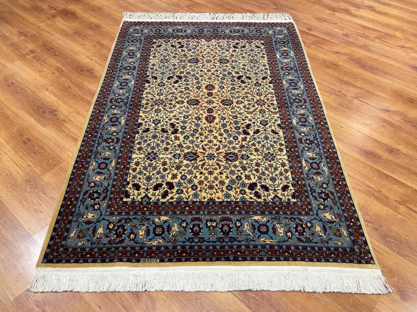 Hereke Yedidağın Çiçeği Krem El Dokuma Halı