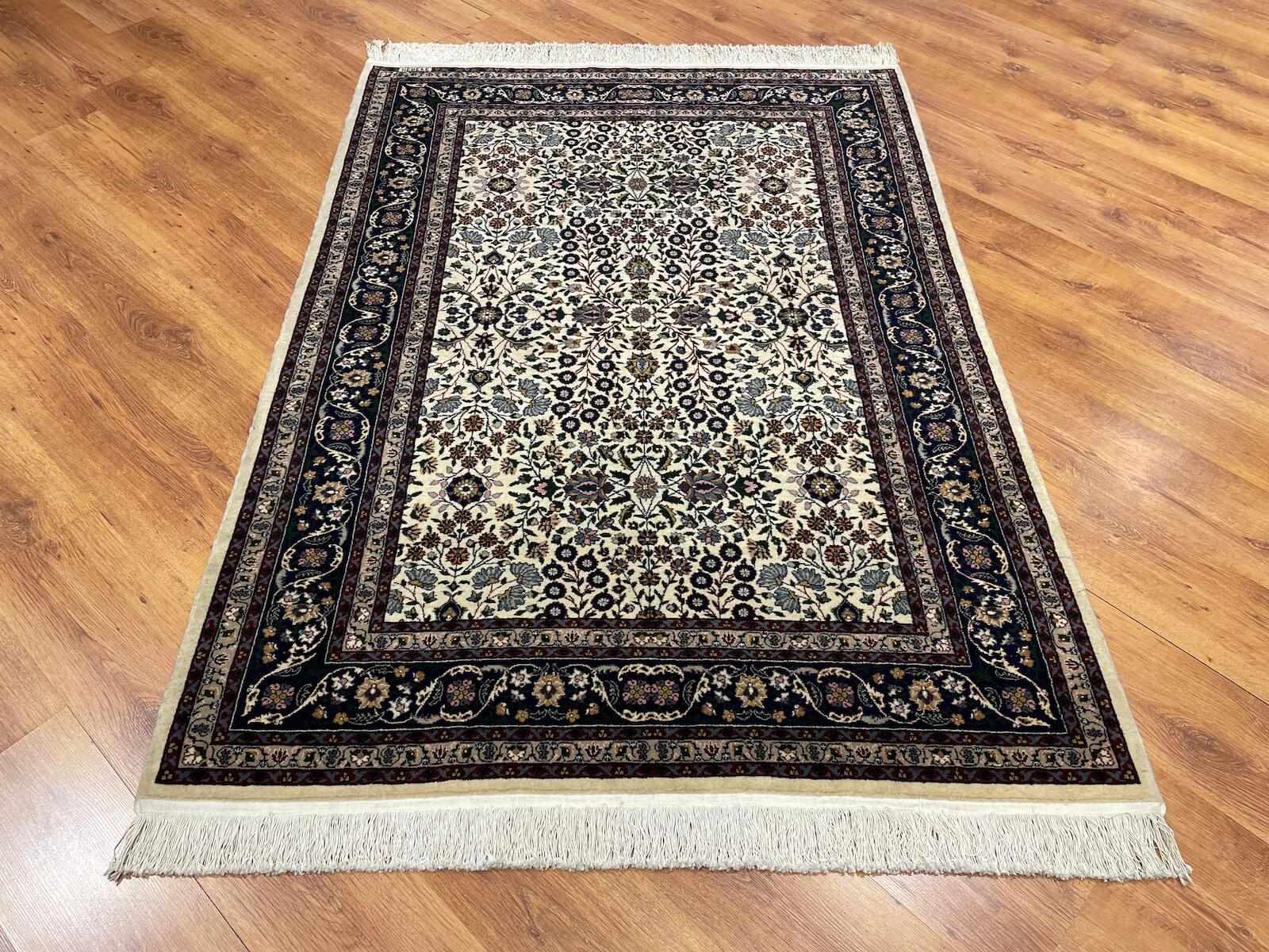 Hereke Yedidağın Çiçeği Krem El Dokuma Halı