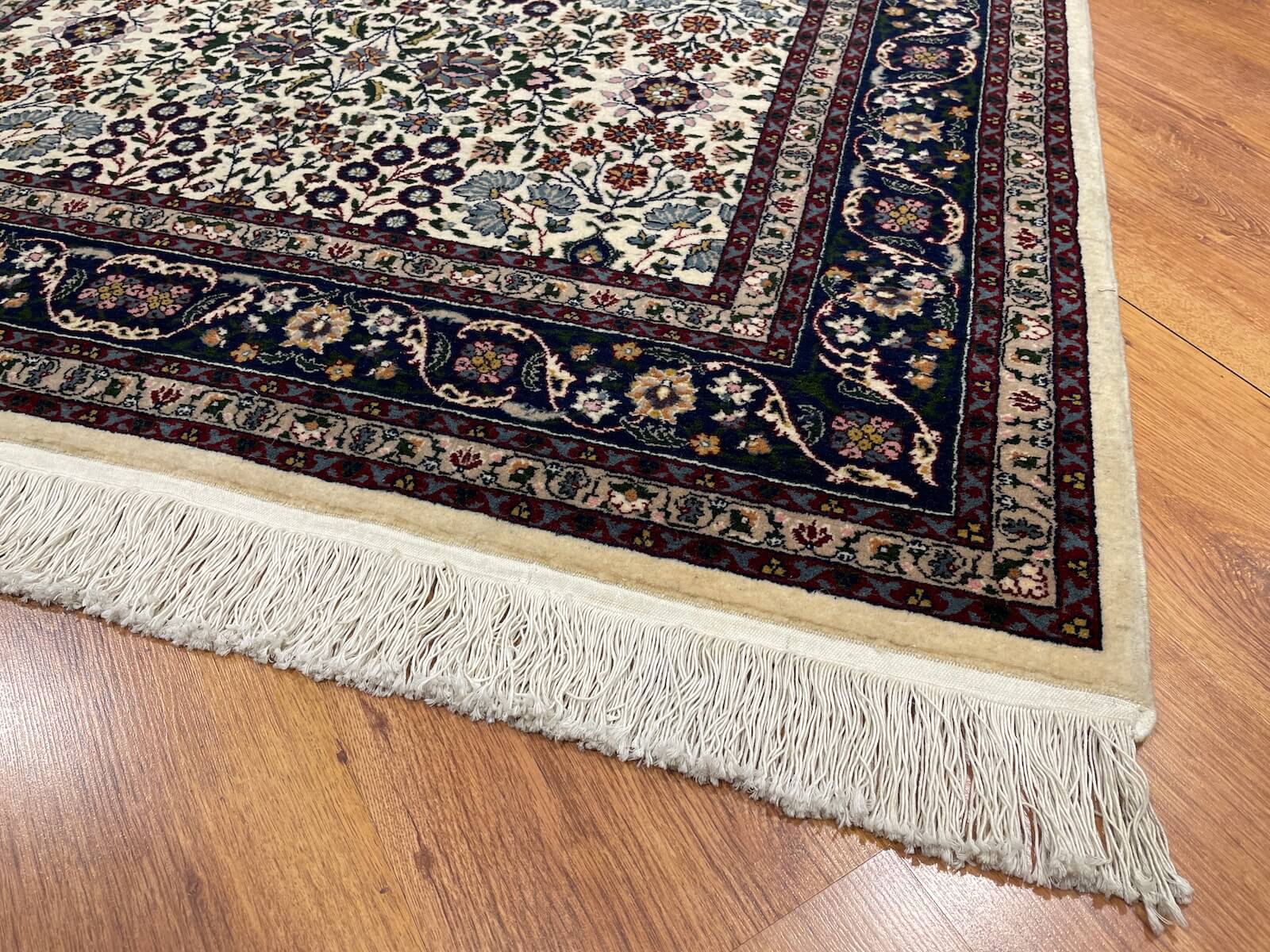 Hereke Yedidağın Çiçeği Krem El Dokuma Halı