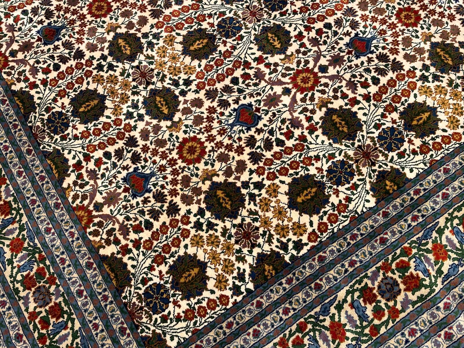 Hereke Yedidağın Çiçeği Krem El Dokuma Halı