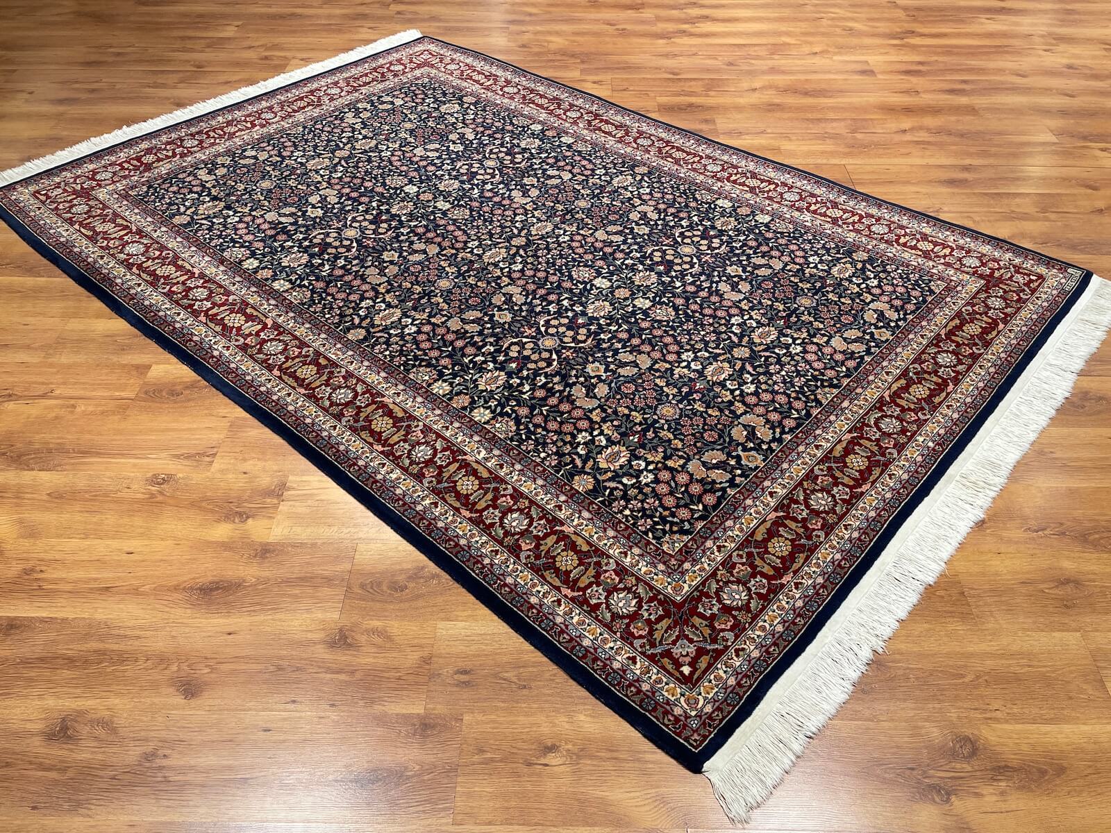 Hereke Yedidağın Çiçeği Lacivert El Dokuma Halı