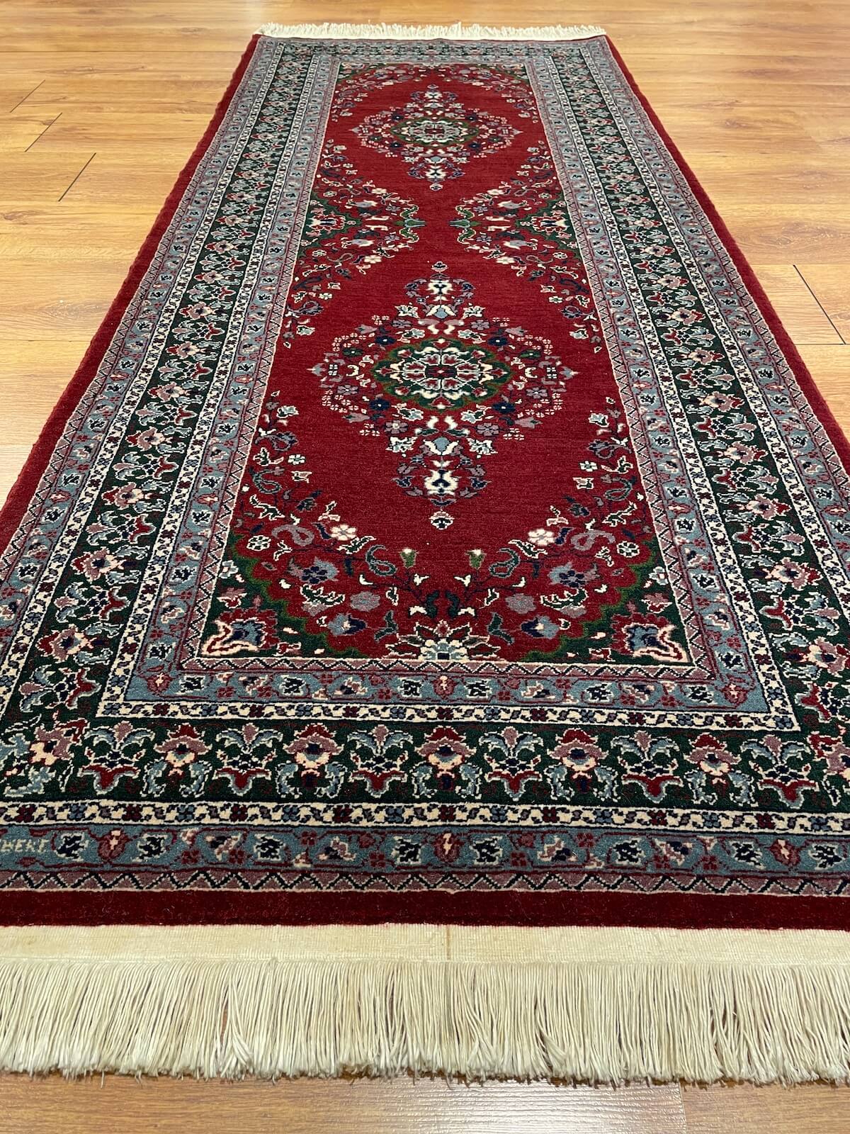 Hereke Madalyonlu Bordo El Dokuma Halı Yolluk