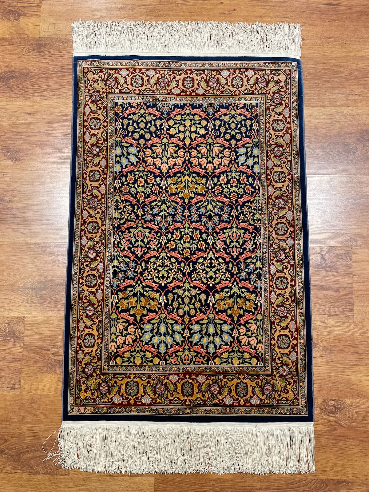 Hereke Saf İpek Karpuzlu Desenli El Dokuma Halı