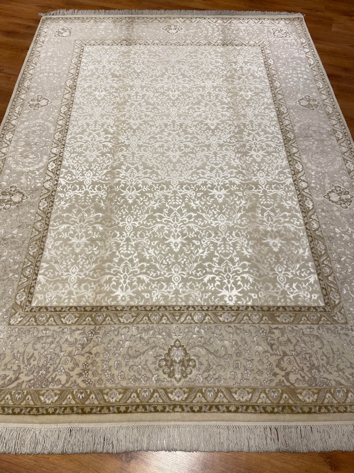 Hürrem İpekli Uşak El Dokuma Halı