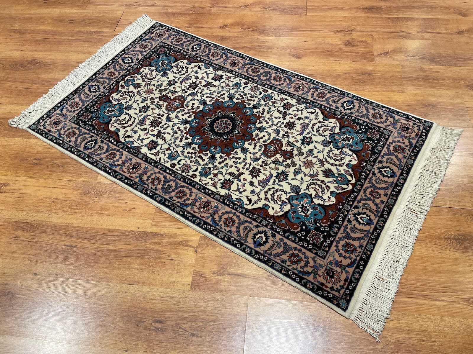İran İsfahan El Dokuma Halı