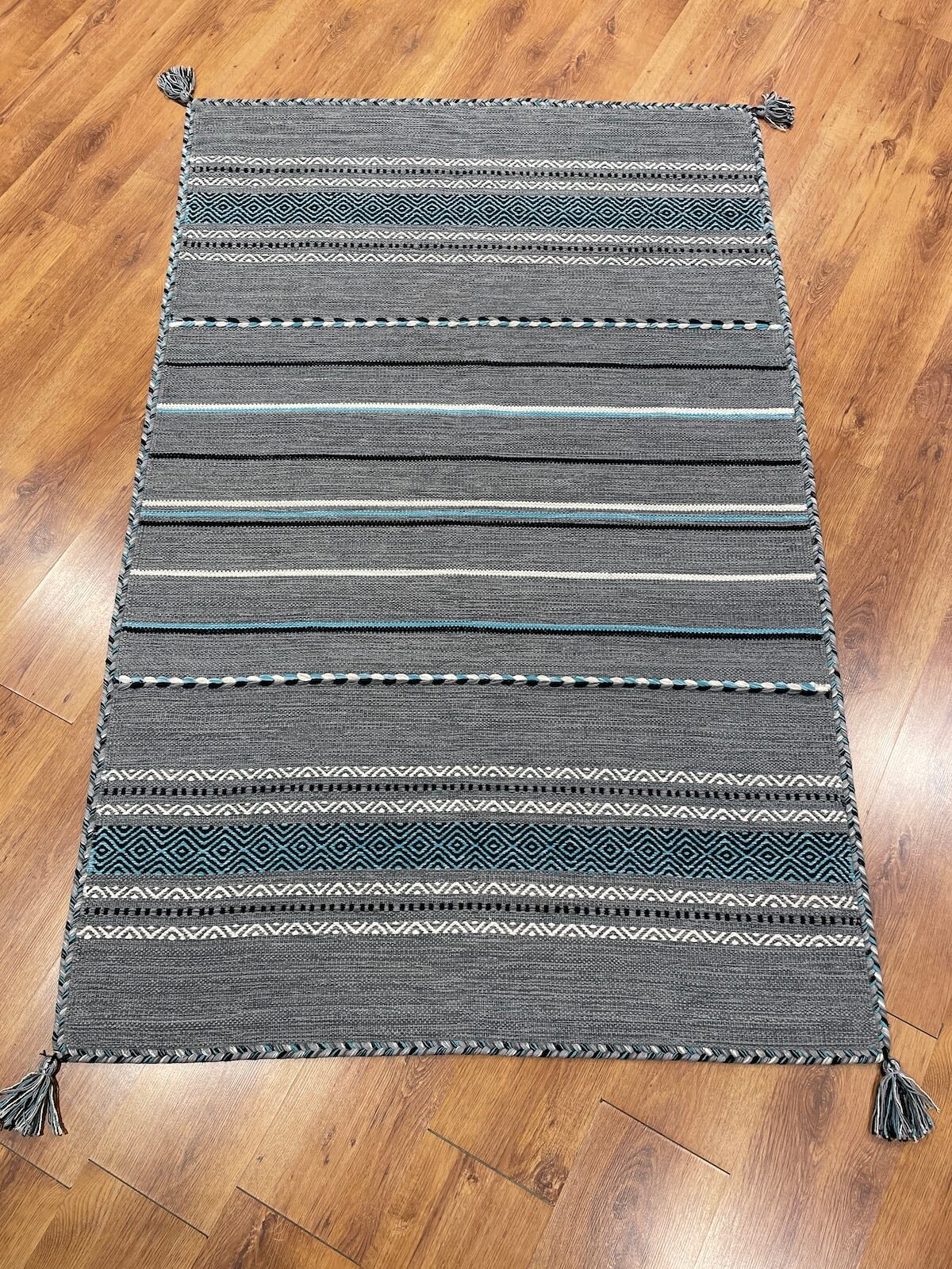 İskandinav Kilim 03 Açık Gri