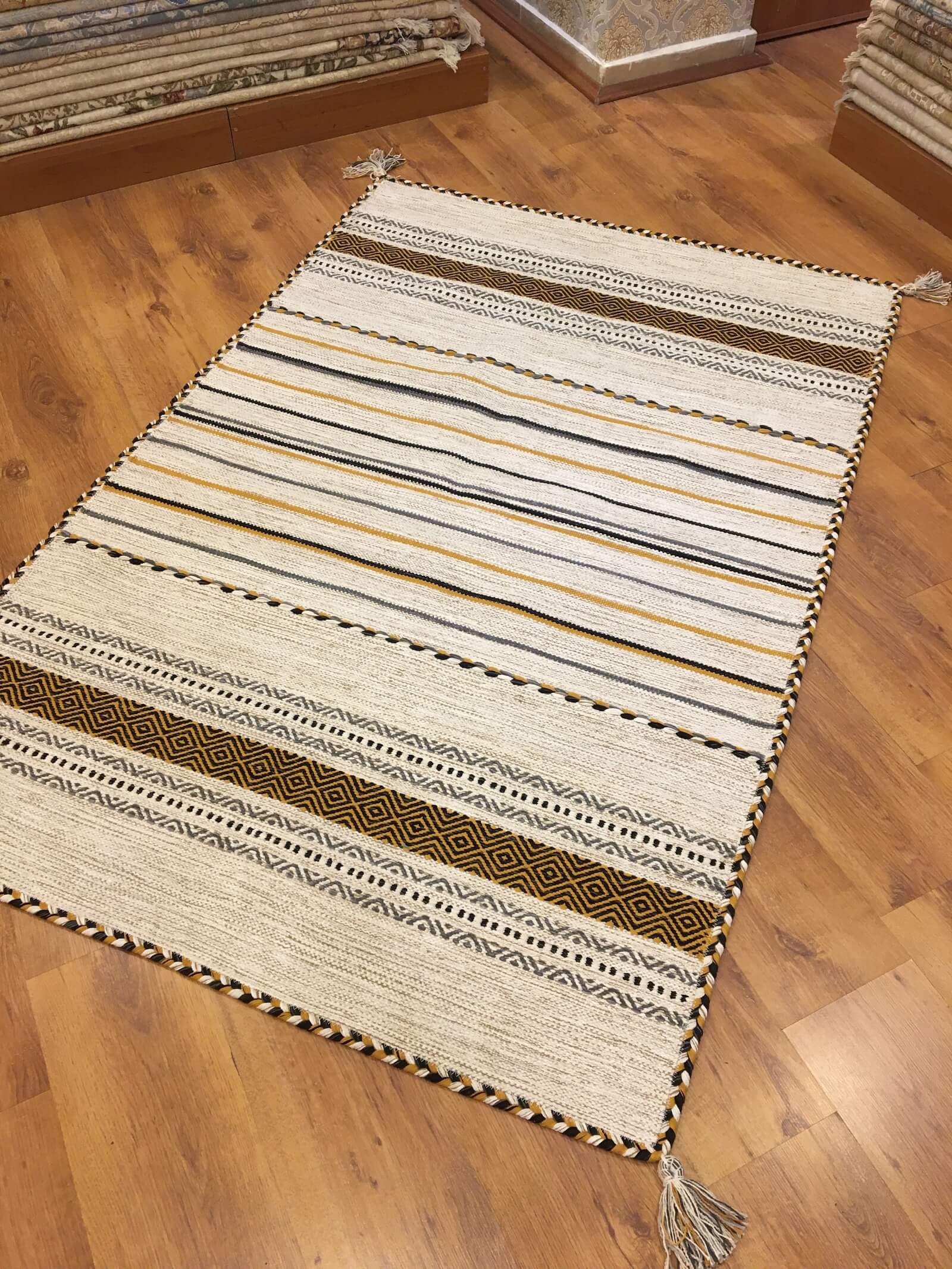İskandinav Kilim 03 Fildişi
