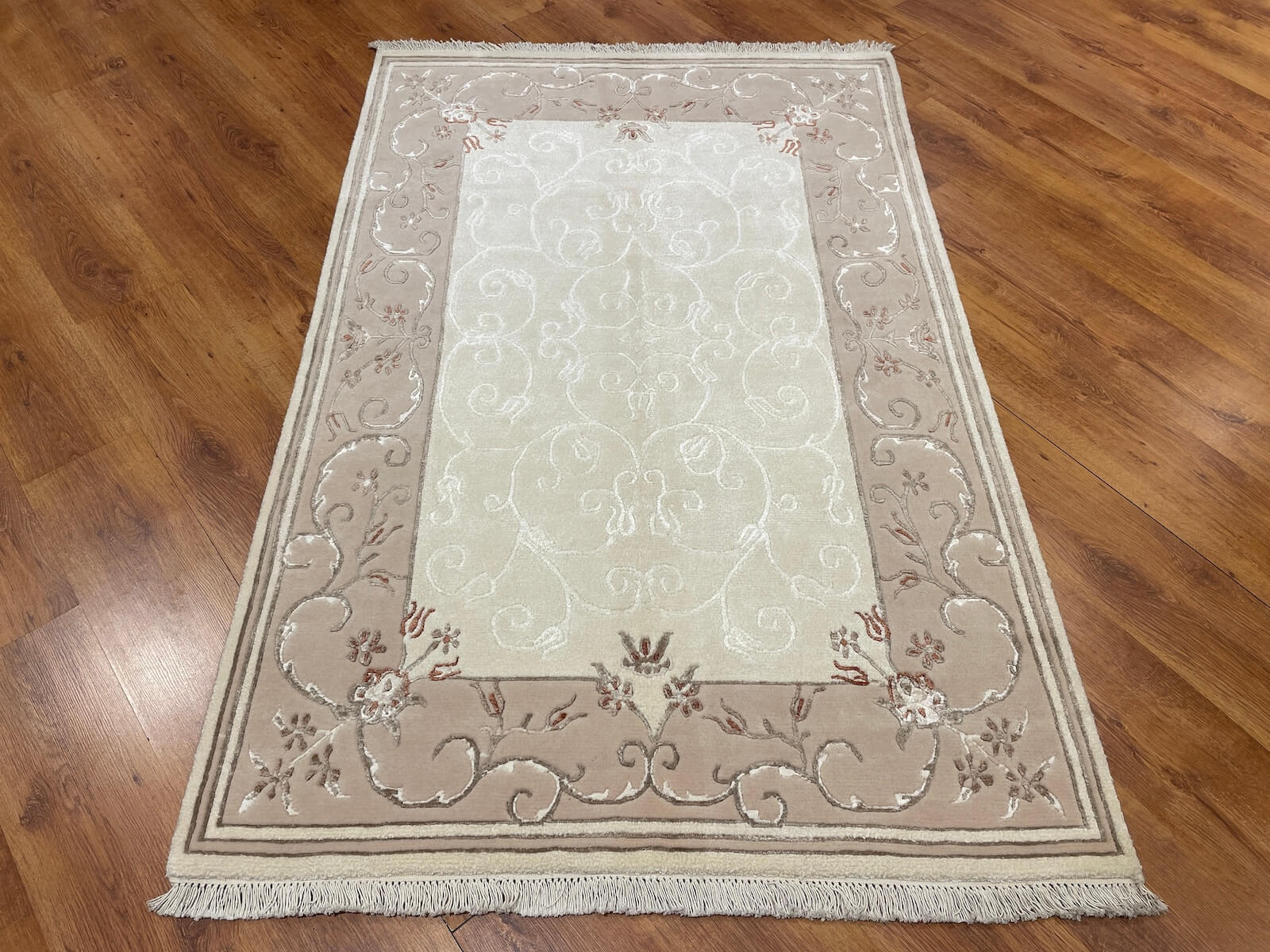 Kaftan Serisi Nepal El Dokuma Halı