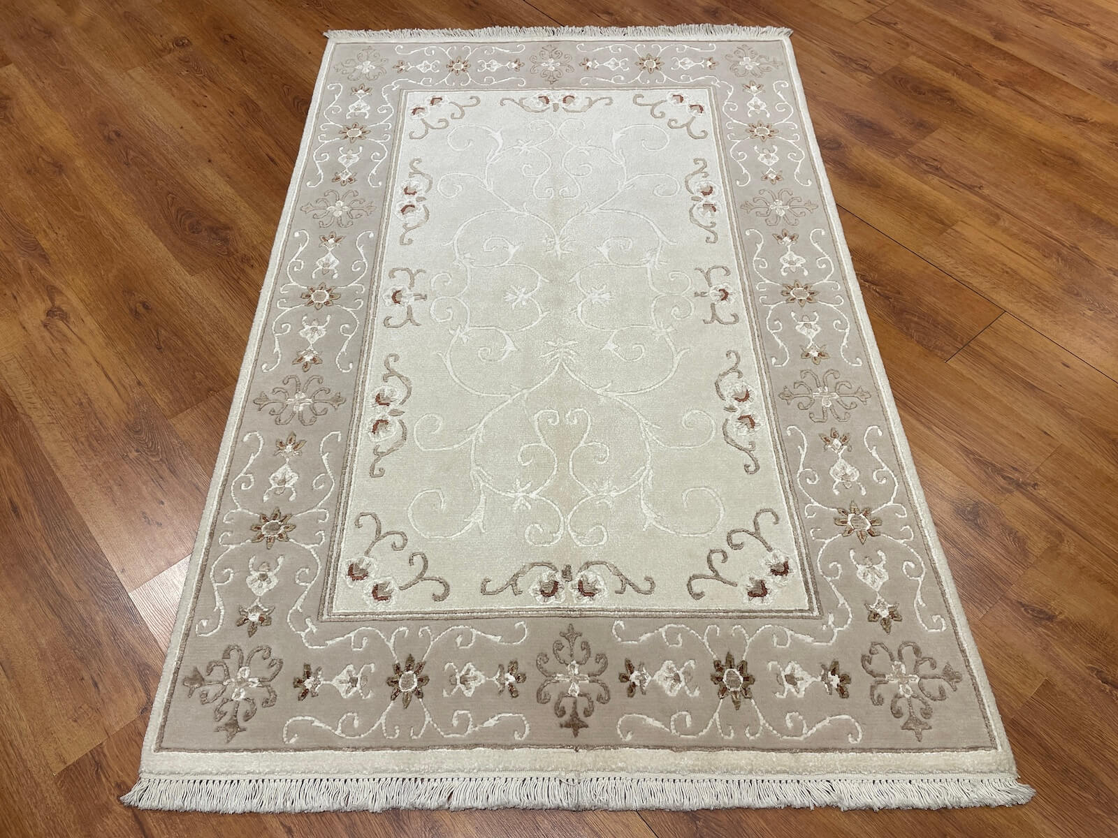 Kaftan Serisi Nepal El Dokuma Halı