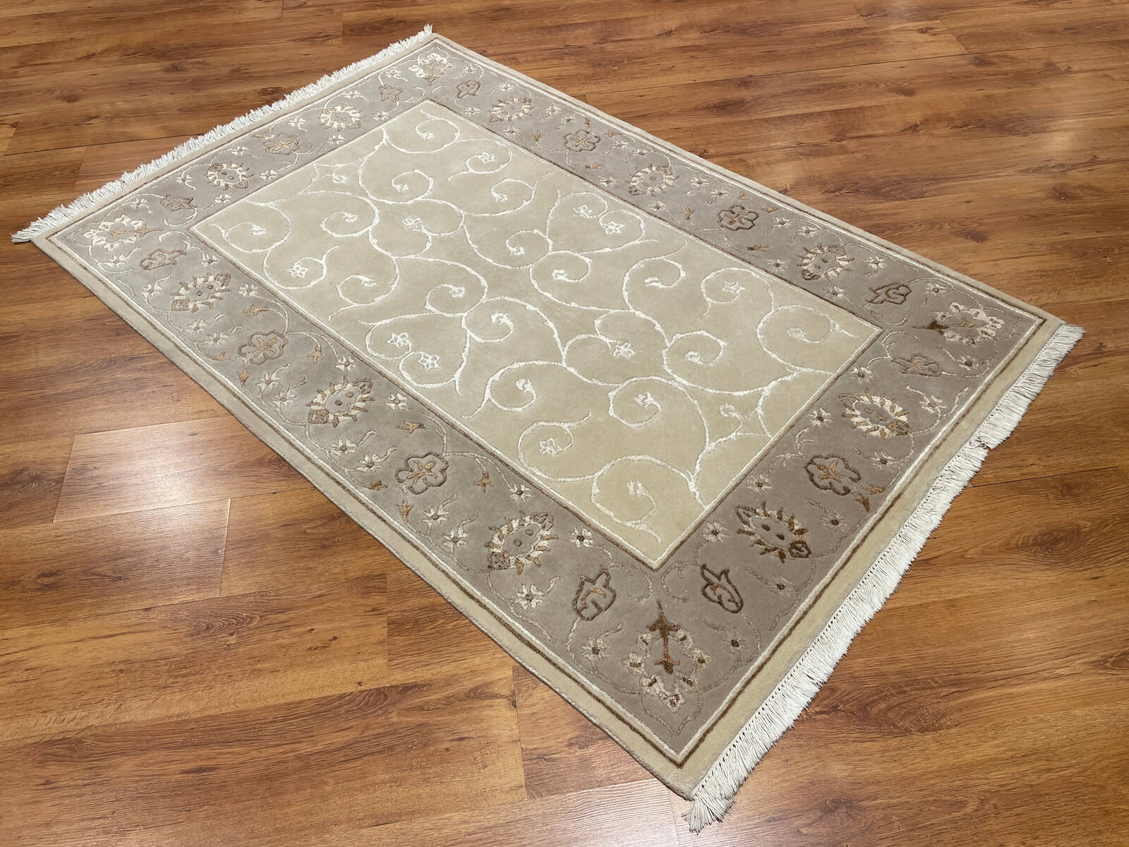 Kaftan Serisi Nepal El Dokuma Halı